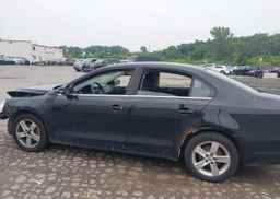 2011 VOLKSWAGEN JETTA SE