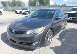 2013 TOYOTA CAMRY SE