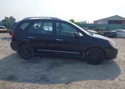 2011 KIA RONDO