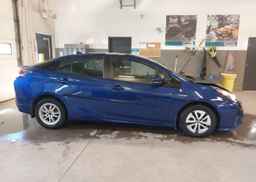 2017 TOYOTA PRIUS