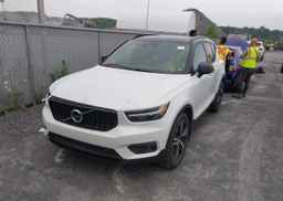 2019 VOLVO XC40 T5 R-DESIGN