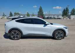 2022 FORD MUSTANG MACH-E SELECT