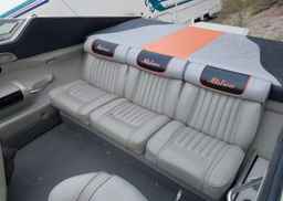 1995 BOAT 21 ft cuddy