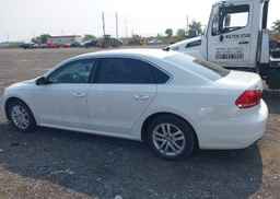 2013 VOLKSWAGEN PASSAT SE