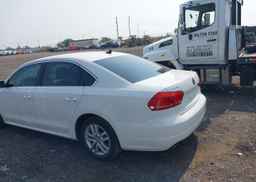 2013 VOLKSWAGEN PASSAT SE