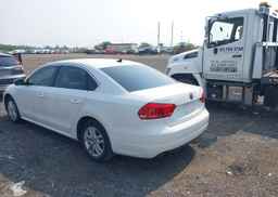 2013 VOLKSWAGEN PASSAT SE