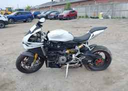 2013 DUCATI SUPERBIKE 1199 PANIGALE