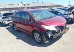 2011 TOYOTA SIENNA