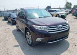 2012 TOYOTA HIGHLANDER SE