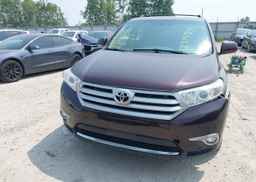 2012 TOYOTA HIGHLANDER SE