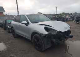 2013 PORSCHE CAYENNE