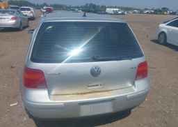 2002 VOLKSWAGEN GOLF