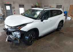 2022 TOYOTA HIGHLANDER XSE