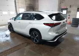 2022 TOYOTA HIGHLANDER XSE