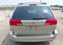 2004 TOYOTA SIENNA CE