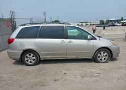2004 TOYOTA SIENNA CE