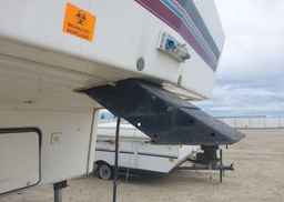 1997 GLENDALE 5TH WHEEL TRAVEL TRAILER