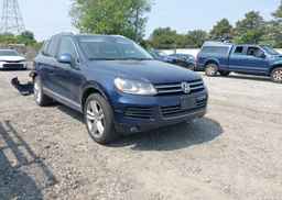 2013 VOLKSWAGEN TOUAREG V6 TDI