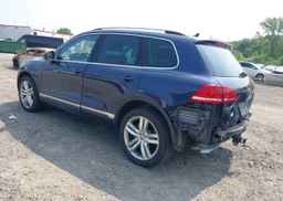2013 VOLKSWAGEN TOUAREG V6 TDI