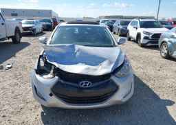 2013 HYUNDAI elantra se