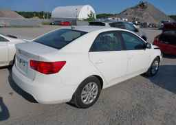 2013 KIA FORTE LX