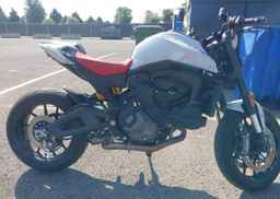 2024 DUCATI MONSTER