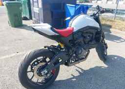 2024 DUCATI MONSTER