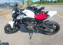 2024 DUCATI MONSTER