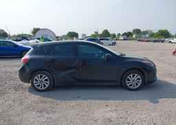 2013 MAZDA MAZDA3 GS-SKY
