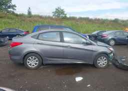 2014 HYUNDAI ACCENT GL