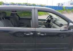 2011 VOLKSWAGEN ROUTAN S