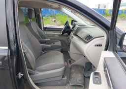 2011 VOLKSWAGEN ROUTAN S