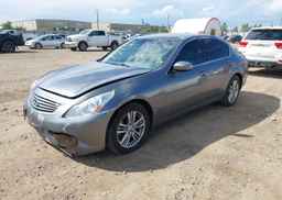 2011 INFINITI G37