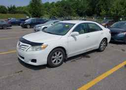 2011 TOYOTA CAMRY SE