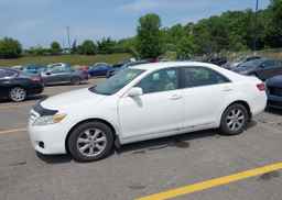 2011 TOYOTA CAMRY SE