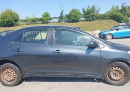 2012 TOYOTA YARIS