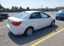 2013 KIA FORTE LX