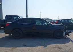 2013 CHRYSLER 200 LX