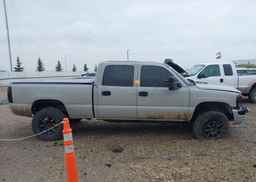 2005 GMC SIERRA 2500HD SL