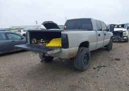 2005 GMC SIERRA 2500HD SL
