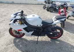 2017 SUZUKI GSX-R750
