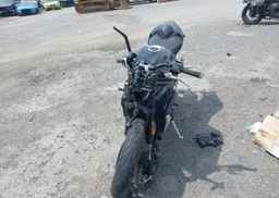 2022 TRIUMPH MOTORCYCLE STREET TRIPLE R