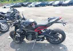 2022 TRIUMPH MOTORCYCLE STREET TRIPLE R