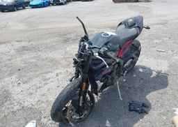 2022 TRIUMPH MOTORCYCLE STREET TRIPLE R