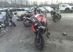 2014 YAMAHA YZFR1