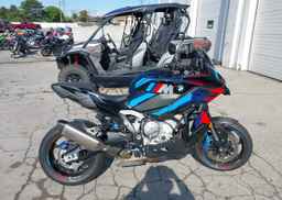 2025 BMW M 1000 XR