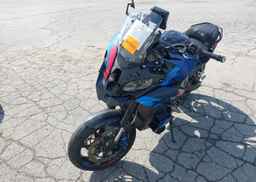 2025 BMW M 1000 XR