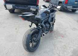2025 YAMAHA YZFR7