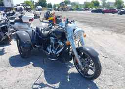 2022 HARLEY-DAVIDSON FLRT