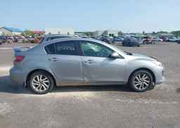 2013 MAZDA 3 I